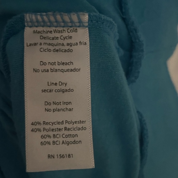 Women’s medium Beach Happy shirt - Picture 5 of 5